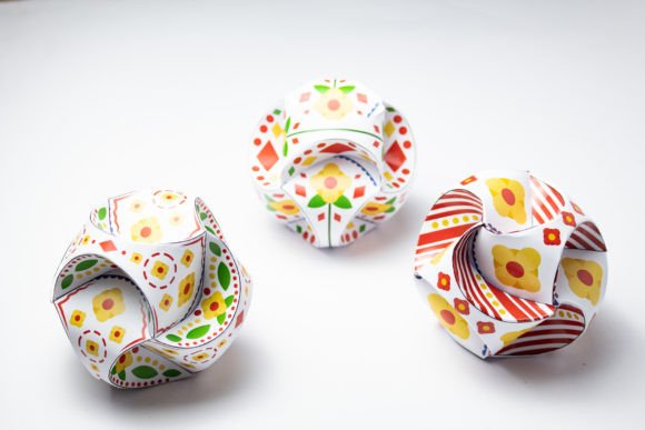 Christmas Bauble Set: Elevating Holiday Branding